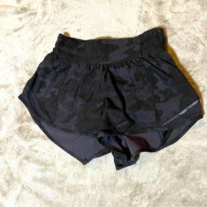 Lululemon Hotty Hot Short